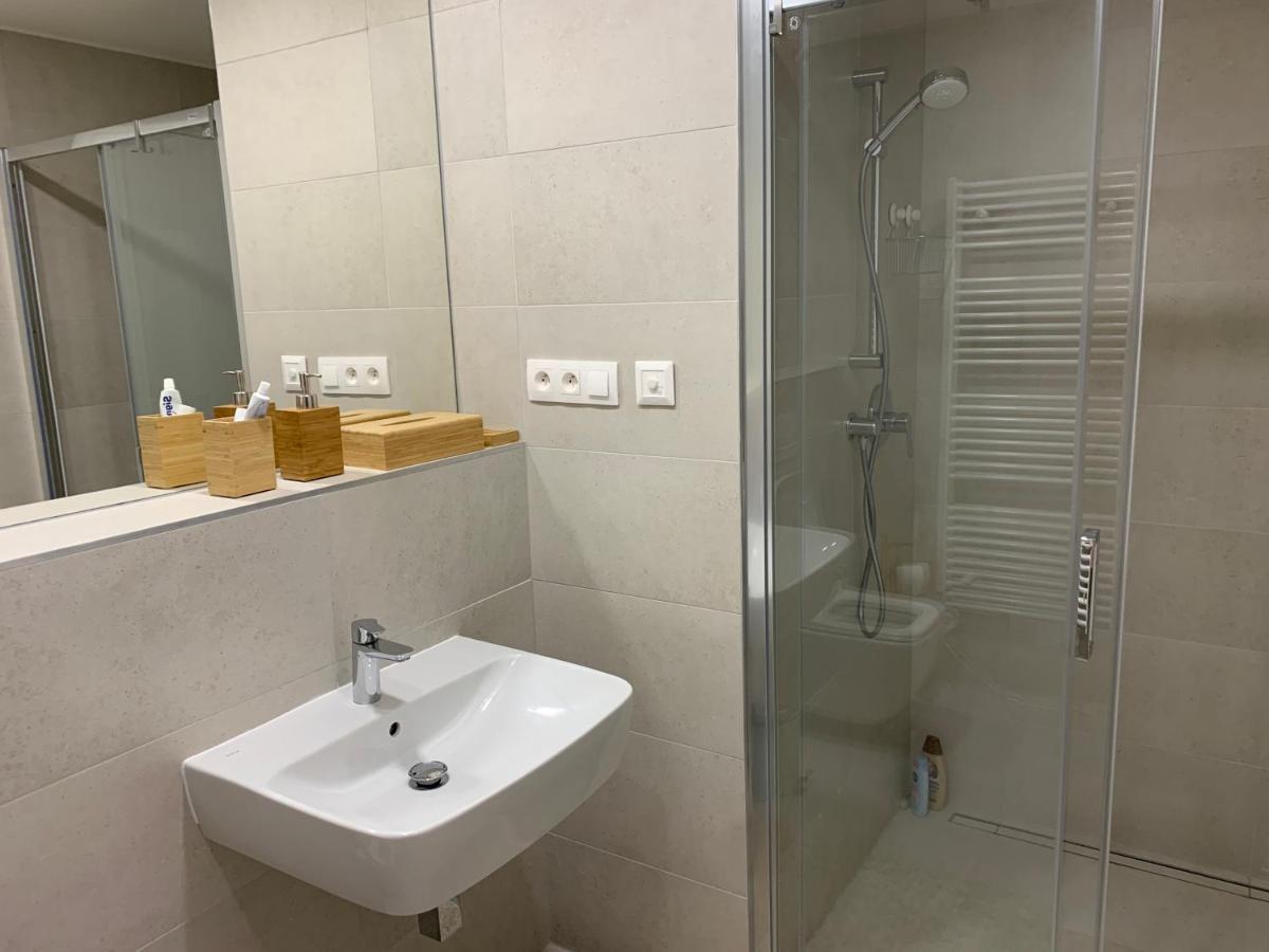 Teehouse Golf Apartment เชลาดนา ภายนอก รูปภาพ